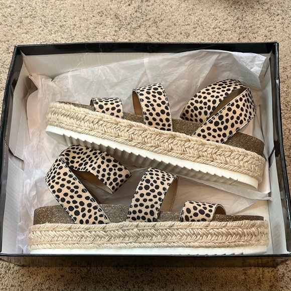 SOLD - Picture 2 of 6